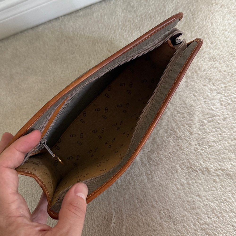 Vintage Dior Zip toiletry in khaki taupe clutch - Picture 10 of 15
